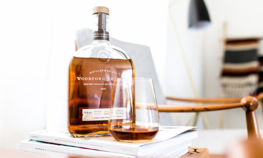 丹露网：帮助传统酒饮行业实现数字化转型的B2B产业互联网，年流水84亿