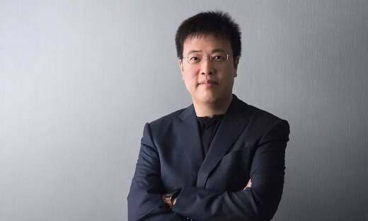 发特斯拉发6亿奖金，给员工父母发工资买保险，首富“倒下”后变成了扫地僧