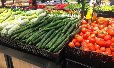 美食品零售店竞争愈演愈烈，全食超市百种商品再次降价