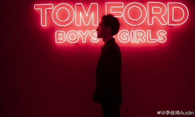 李佳琦、薇娅、辛巴，网红创业者们如何引爆直播电商？