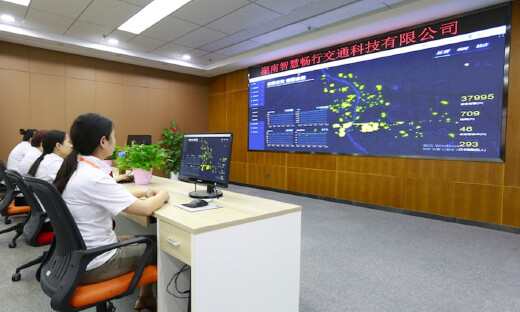 这家公司给湖南上万公交装上“大脑”， 1个调度员能管60辆车