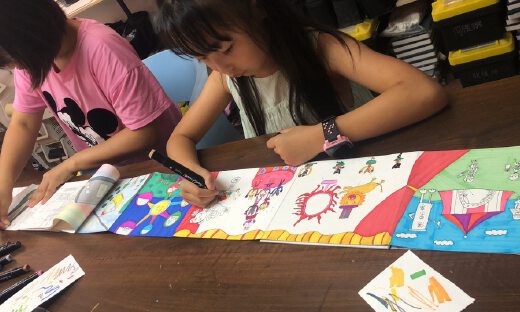 把孩子的画展开进大学，“绘喜屋”要做自由的美术教育