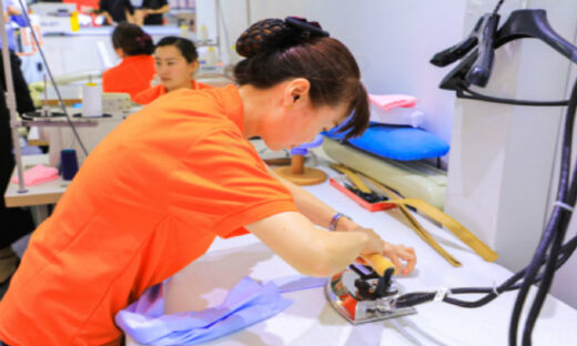 中山装结合刺绣，尚华天如何塑造中式服装的时尚美？