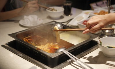 沸腾海底捞，泡沫知多少