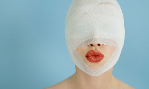 《中国医疗美容咨询白皮书》发布，25岁以下用户占六成，医美咨询正在崛起