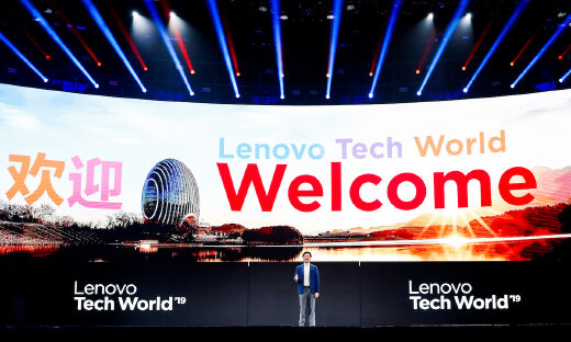 联想发布多款折叠屏产品，杨元庆：带来新的人机交互设备形态