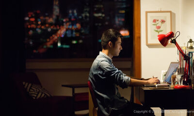 被互联网大厂圈养的年轻人：白天小资，夜晚合租屋排队洗澡