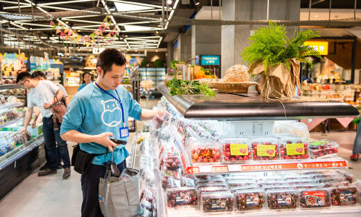 生鲜赛道红海一片，烧钱之路如何突围？