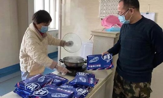 草原人民千里驰援武汉 “让医护人员吃上热乎羊肉水饺！