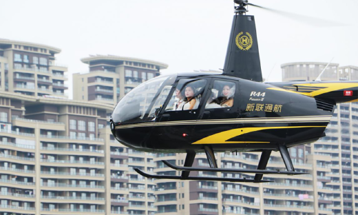 衣邦人助力千岛湖畔“空中婚礼” 祝新人相“衣”相伴到永远