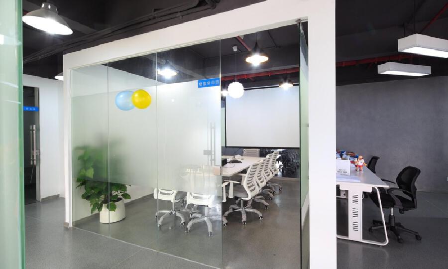 万鹏高新技术企业孵化基地