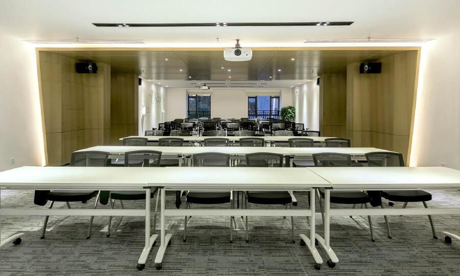 万鹏高新技术企业孵化基地