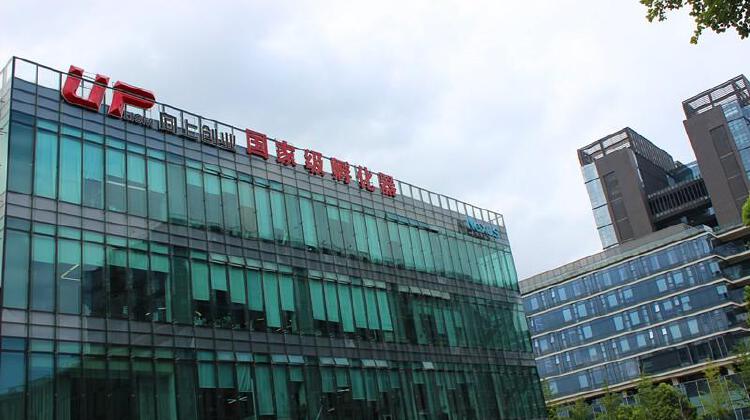 向上创业
