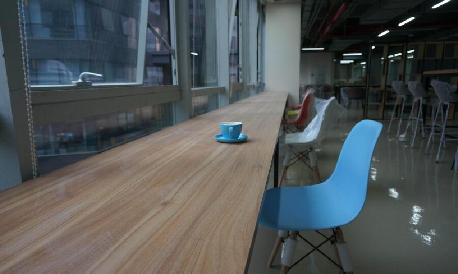 成都中关村创业孵化器服务有限公司