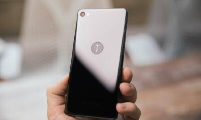 罗永浩的手机梦终于被“锤死”了