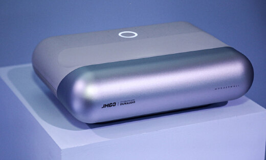 智能投影硝烟再起：极米大哥难当，二线梯队战事胶着