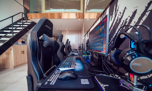 AI撕裂游戏圈：有人失业，有人狂欢