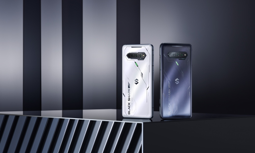 售价2699元起，黑鲨科技发布旗舰级游戏手机新品黑鲨4S系列