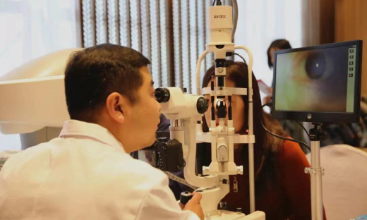 医疗AI诞生一个IPO：市值超70亿港元