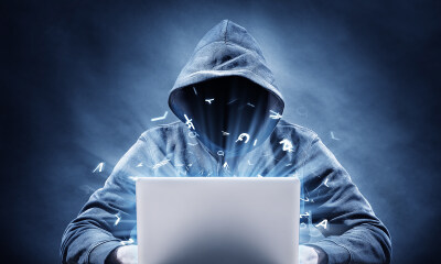 南航回应机票退高买低：航司、平台被第三方背刺，票代黑产谁之殇