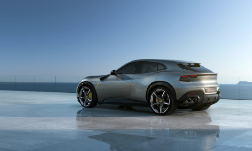 法拉利首款SUV来了！V12动力零百加速3.3秒，对开门设计，明年就交付