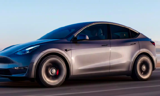 国产特斯拉全系降价，最高降3.7万，网友：愣着干嘛，维权啊