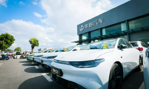 卖一辆赔3.8万！不赚钱的零跑，开始押注增程车养家