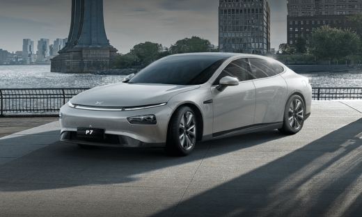 小鹏狂降3.6万，21万P7“偷家”特斯拉，网友：这个态度我喜欢