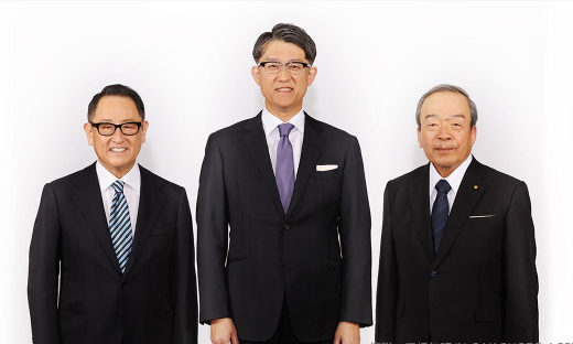 外姓人接管丰田！现CEO愚人节退位，曾炮轰电动车，称污染比油车大