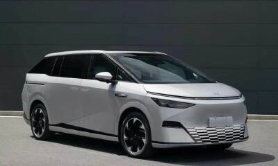 小鹏纯电MPV曝光！车长5米3，主打年轻化