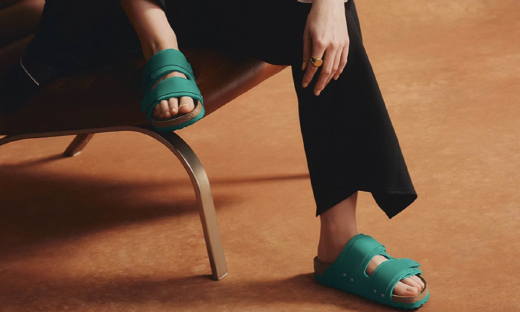 估值超86亿美元！“最丑凉鞋”今晚上市，LV赚翻了