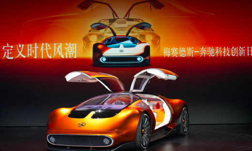 奔驰，开了个大