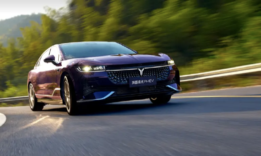 26.69万！纯电续航惊人，配置叠满，岚图追光PHEV开启预售