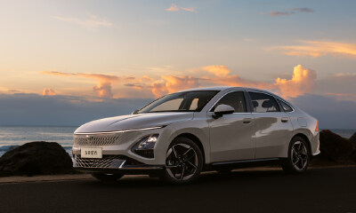 8.88万起！五菱插混轿车星光开卖，瞄着秦PLUS打