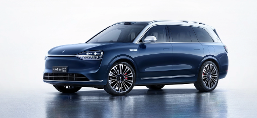 46.98万！“陆地最强SUV”来了，问界M9贴着库里南开大