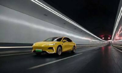 17.58万！吉利“卷中卷”：5米车长零百3.4秒，截胡小米SU7