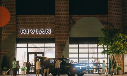 卖一辆亏30万！明星新造车决定裁员10%，股价暴跌16%