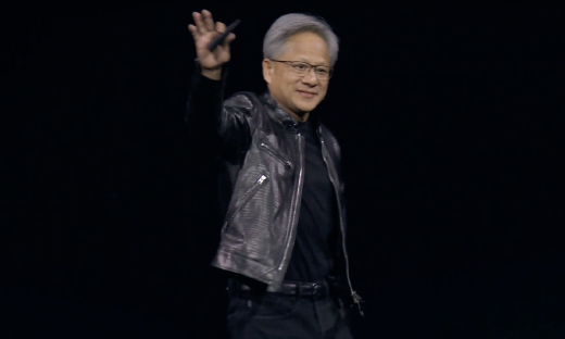 黄仁勋又烧了一把火