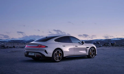 小米炸车圈的100小时：小鹏问界降2万，凯迪拉克碰瓷，特斯拉花式回击