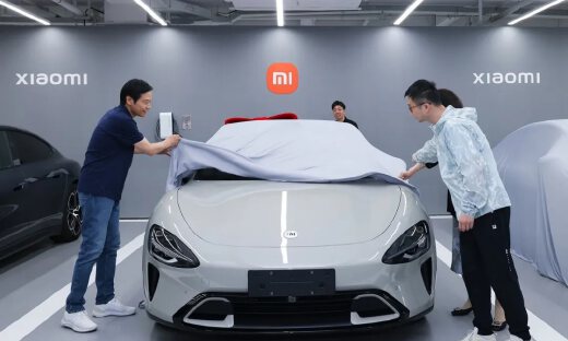 雷军“微服私访”：两天奔四城，3900万人云跟车