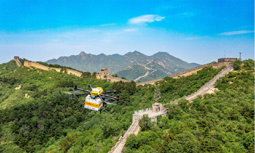 飞越长城！美团无人机配送服务首度进京落地八达岭长城