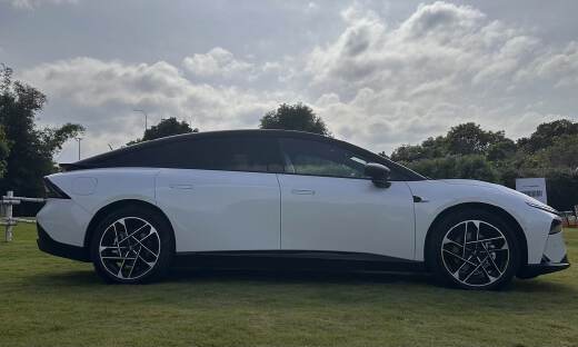 试驾小鹏P7+：纯视觉更类人，空间上大分，小鹏爆款再+1