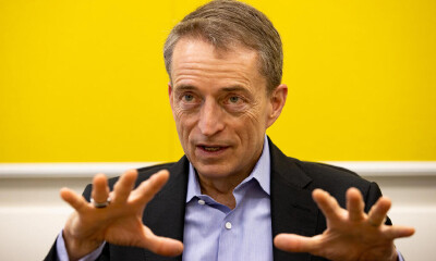 让英特尔市值蒸发万亿的CEO，被迫下课