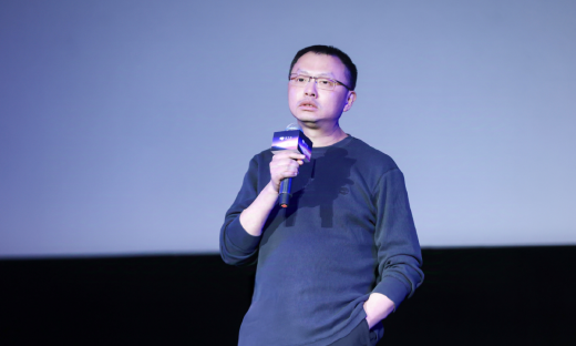 不差钱的苏箐，认准了一个“苦差事”