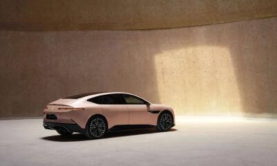 “界字辈”等风来，华为300人驻场阿维塔，鸿蒙智行：与我无关