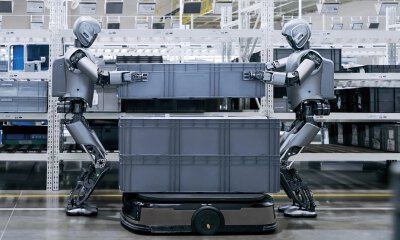 “人形一哥”，进厂“打工”