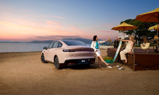 主流轿车新答案，零跑B01顶配650激光雷达版仅售11.98万元