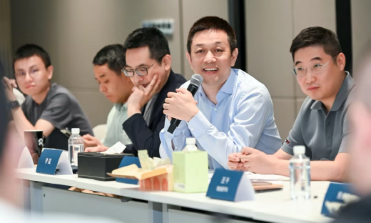 李斌又又又搞到钱了，蔚来到账70亿，网友：还得是斌哥