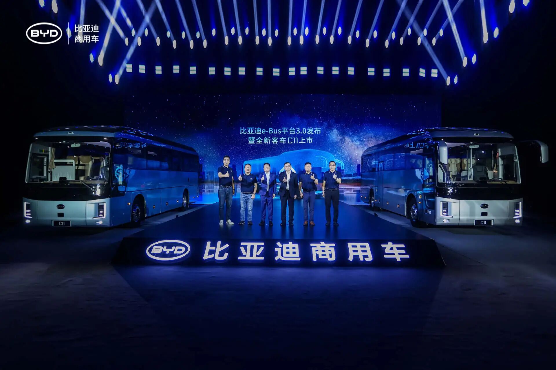 比亚迪又到商用车乱杀，客车用上千伏架构，还有云辇A加持