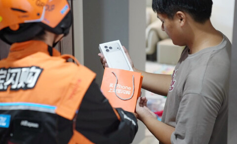 淘宝闪购，继续踩油门